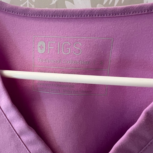 Figs Casma 3 pocket scrub top - Picture 3 of 3